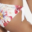 Kép 3/5 - Lisca Tunis normál bikinialsó - fehér virágos