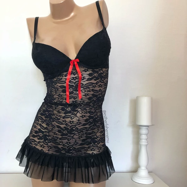 Norielle csipke push up ruha
