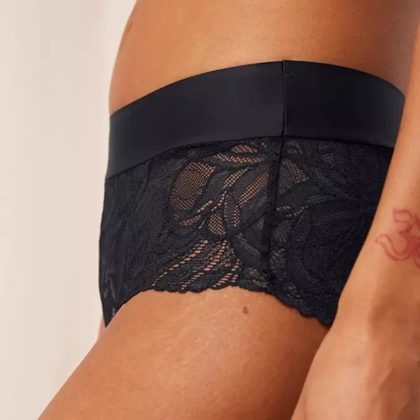 Triumph Body Make-Up Illusion Lace Shorty - fekete